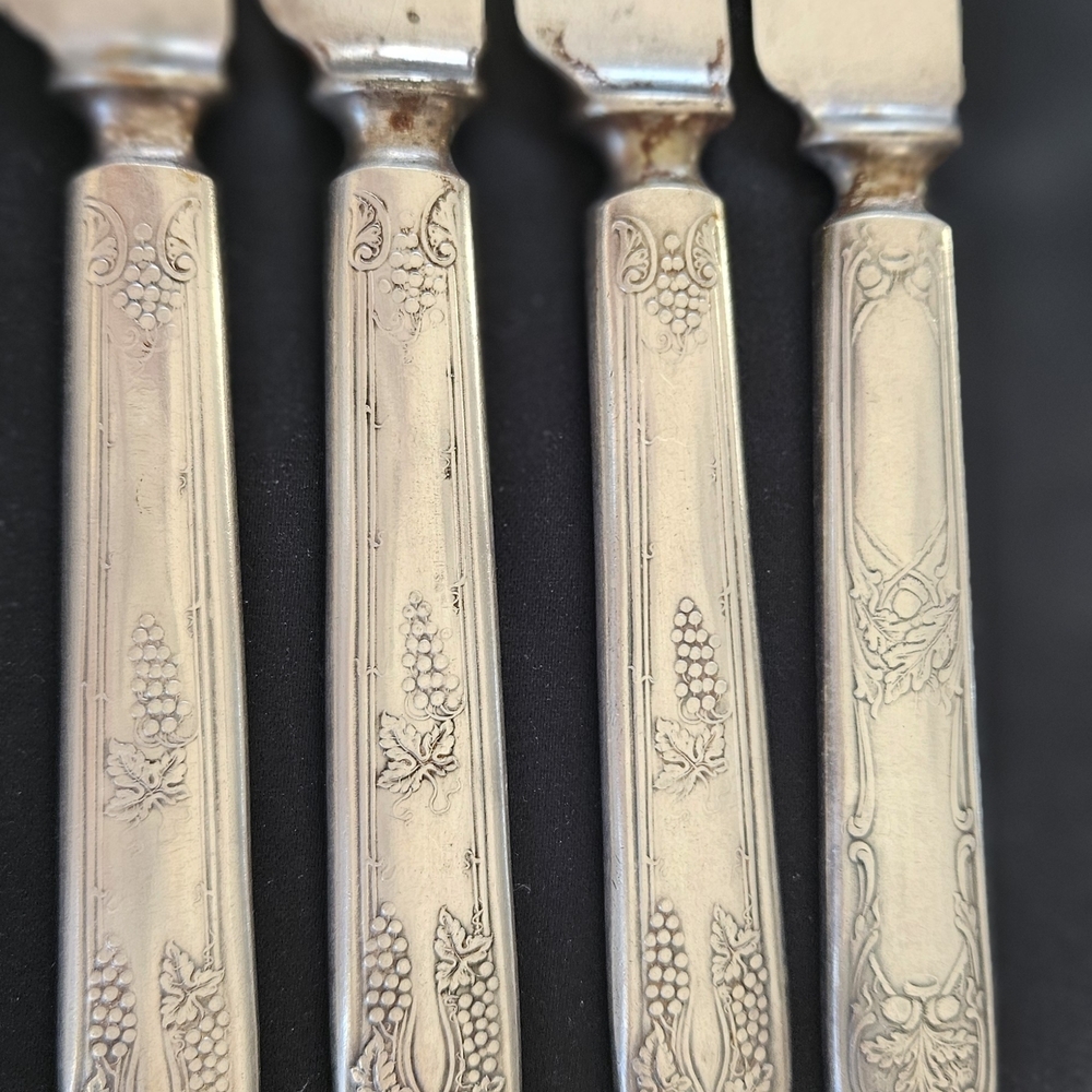 1847 Rogers Bros Warranted 16 DWT Vintage Silver Butter Knives Set
